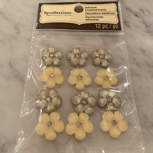 🔸NWT🔸Bundle of Rhinestone Flowers Embellishments by Recollections - Picture 10 of 13
